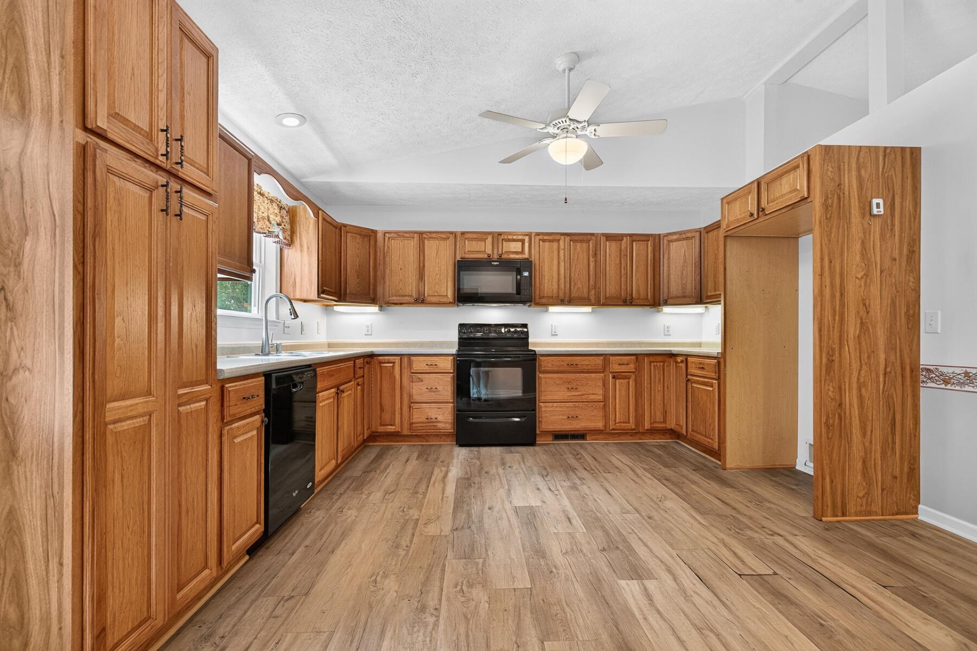 1104 Longpoint Road Photo 24