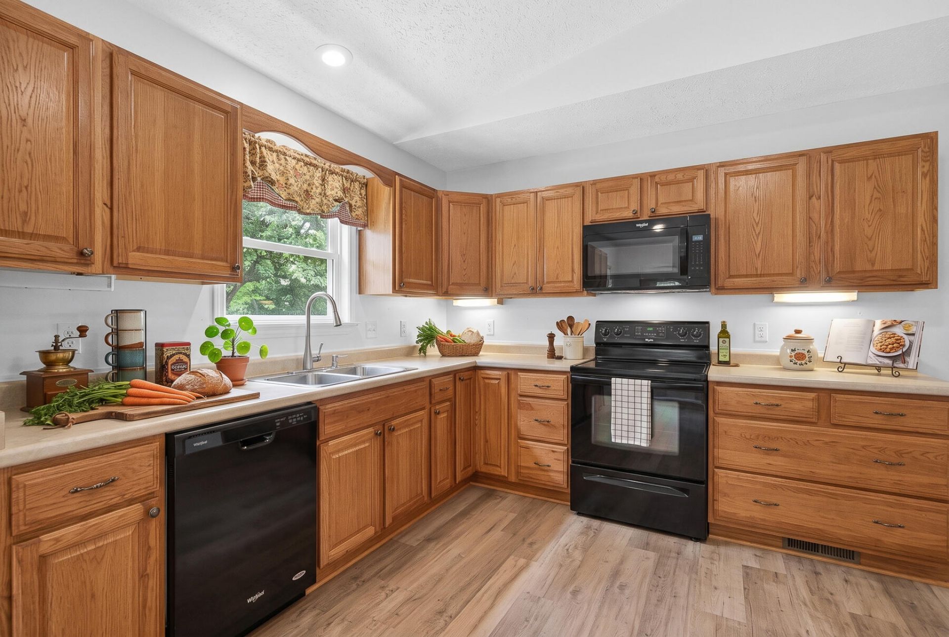 1104 Longpoint Road Photo 25