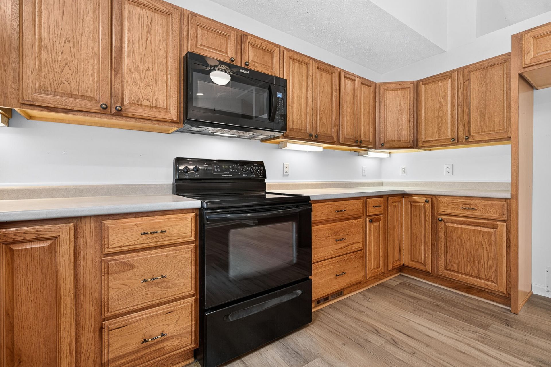 1104 Longpoint Road Photo 27
