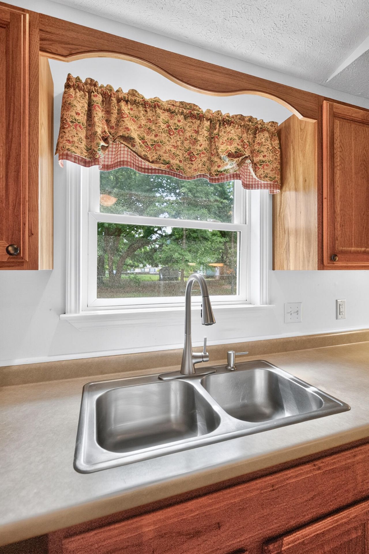 1104 Longpoint Road Photo 28