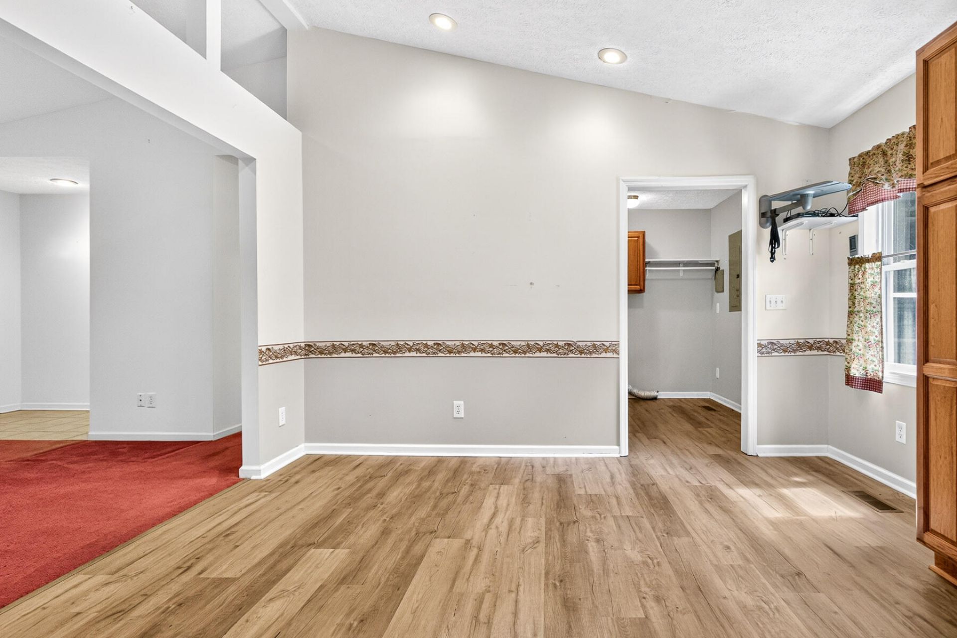 1104 Longpoint Road Photo 34