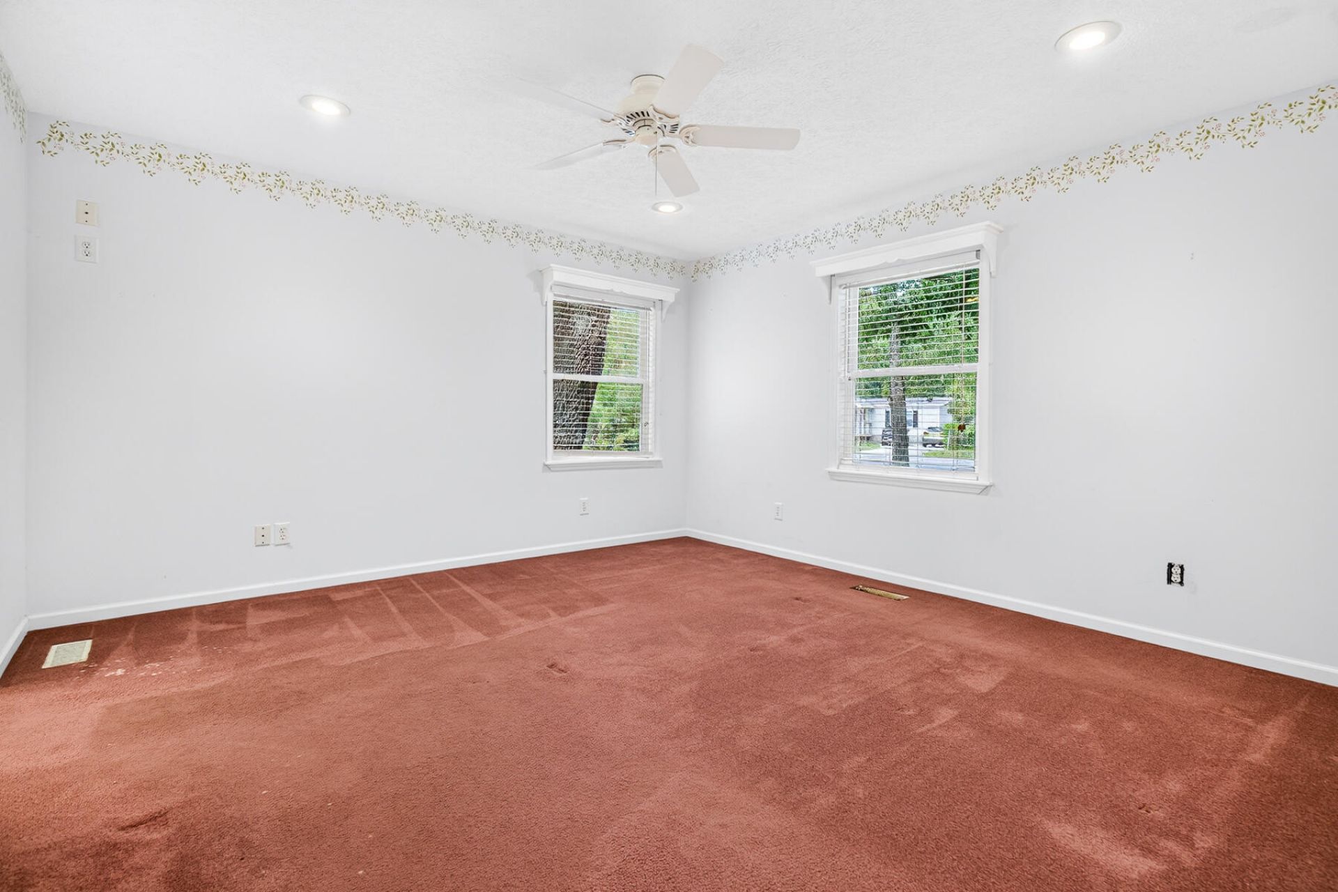 1104 Longpoint Road Photo 37
