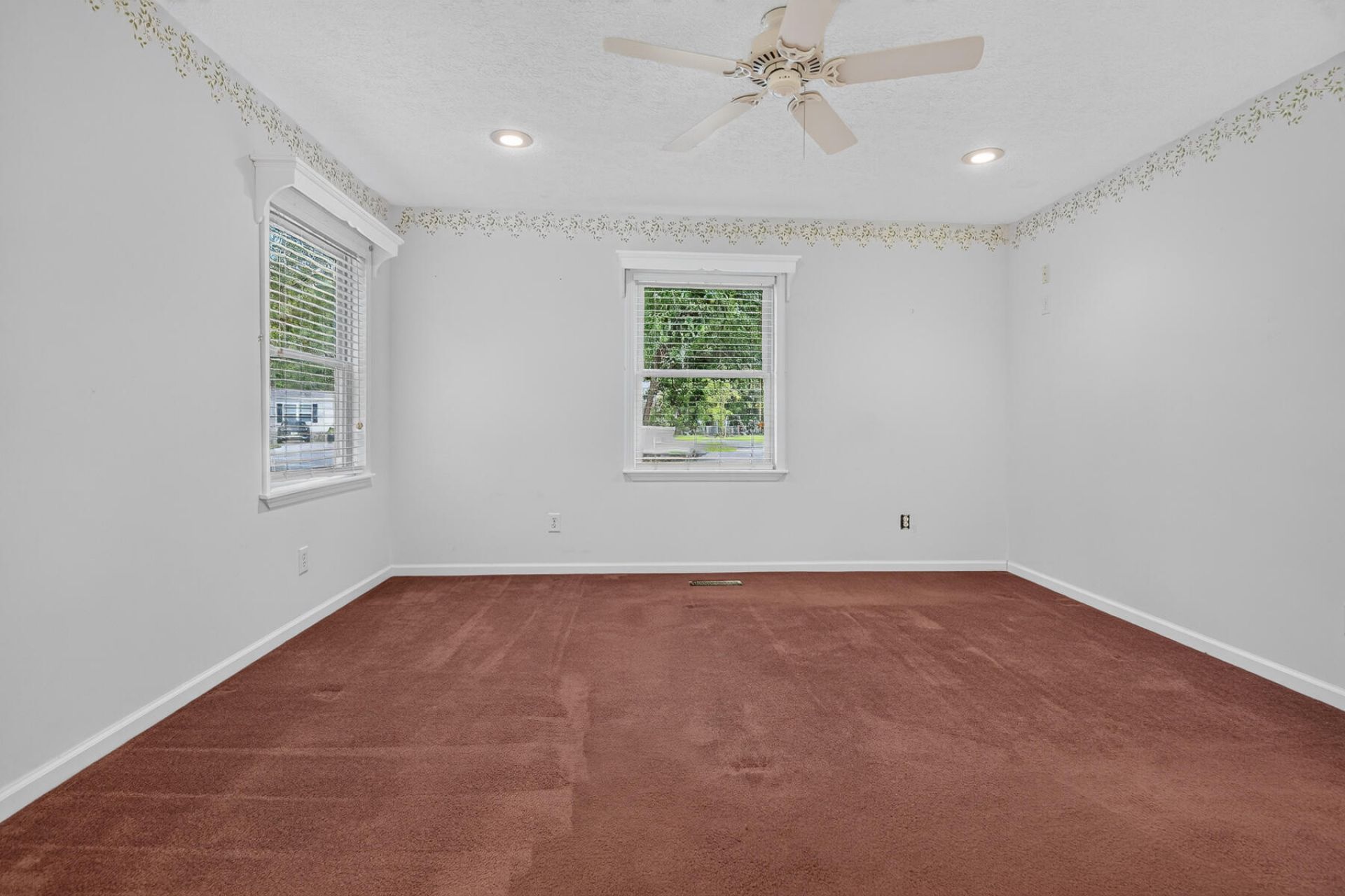1104 Longpoint Road Photo 38