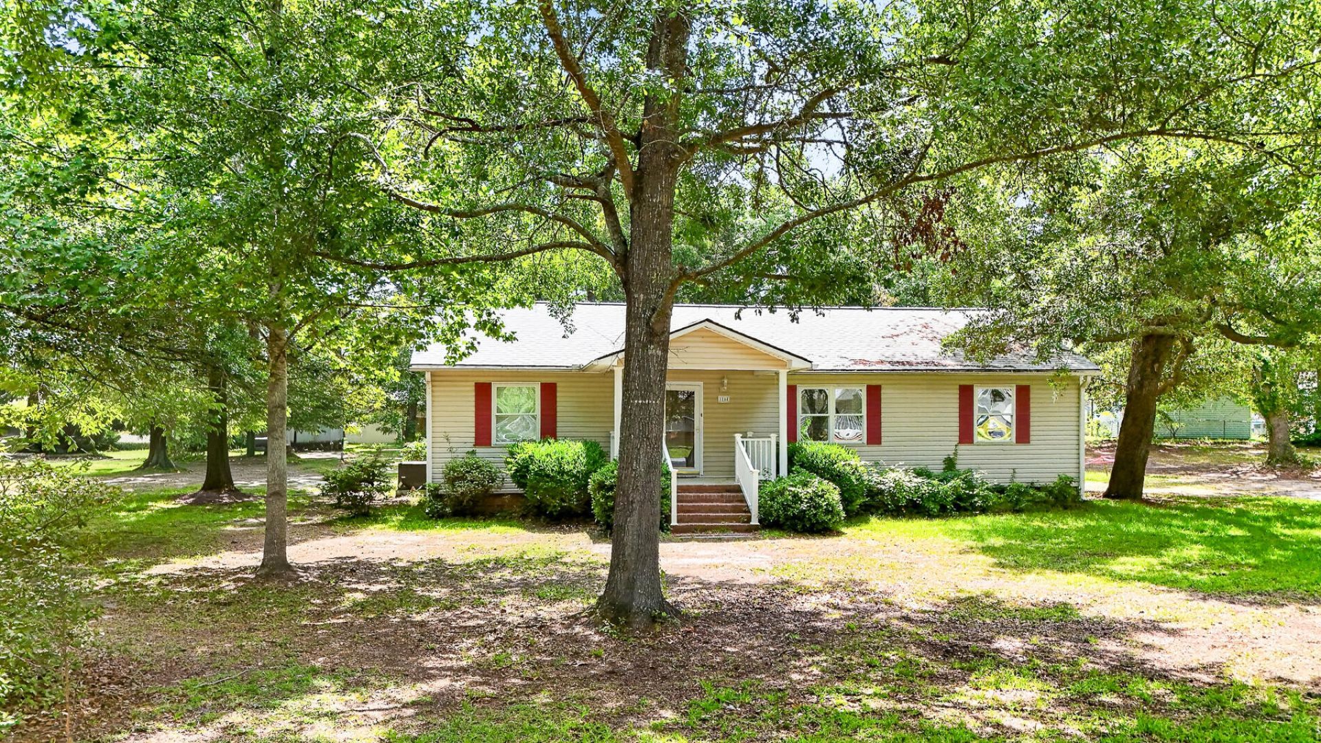 1104 Longpoint Road Photo 4