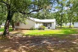 1104 Longpoint Road photo 4