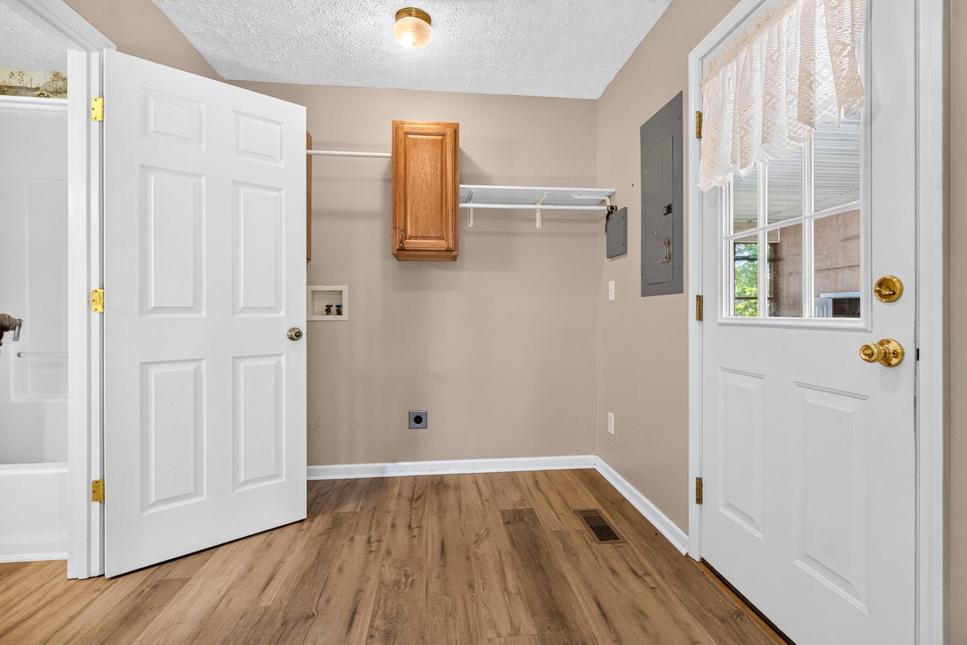 1104 Longpoint Road Photo 59