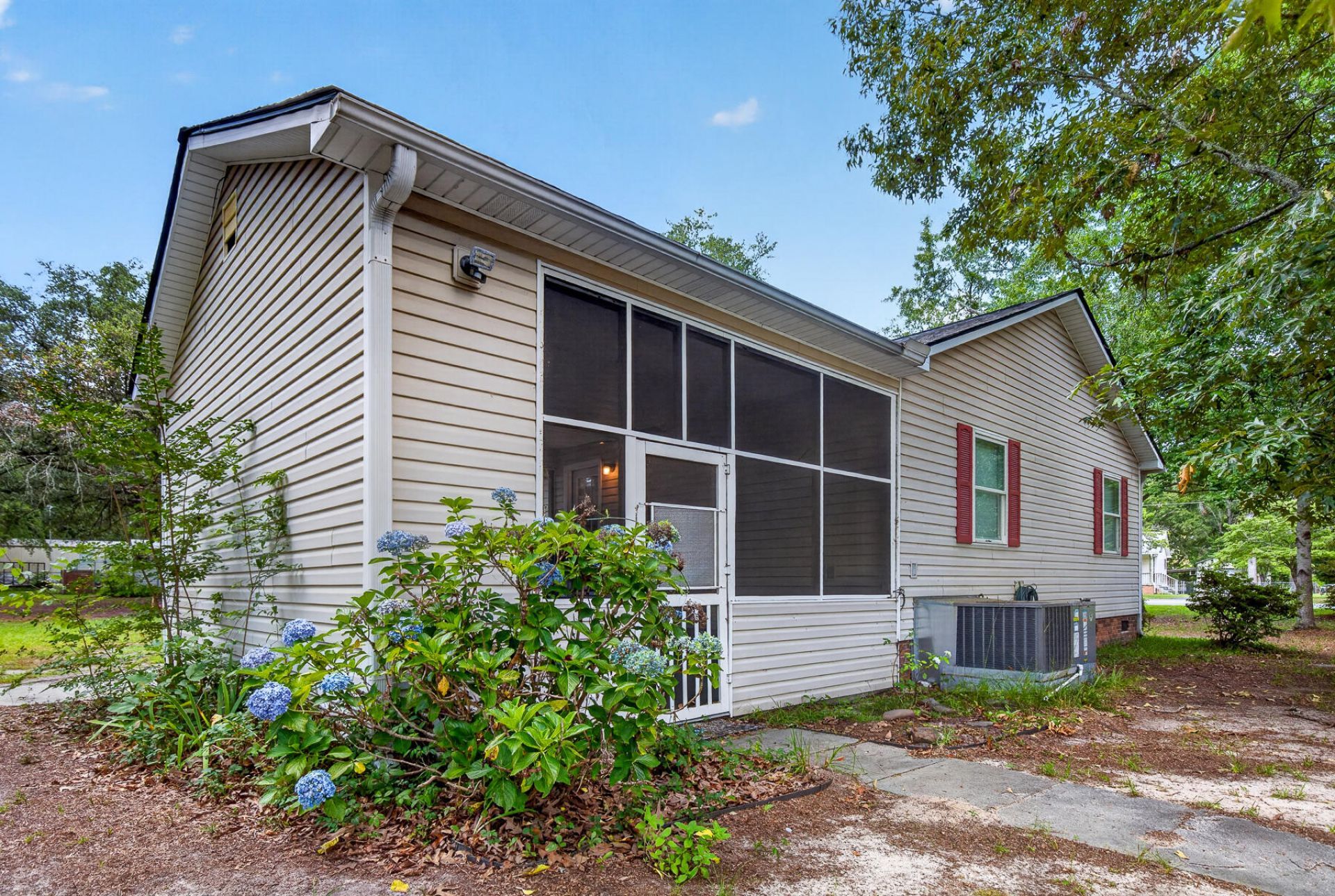 1104 Longpoint Road Photo 70