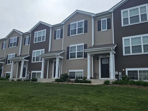 Unit 2464, Pingree Grove, IL 60140