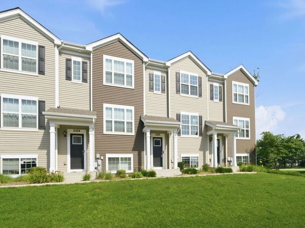 2426 Alison Avenue, Unit 2464, Pingree Grove, IL 60140
