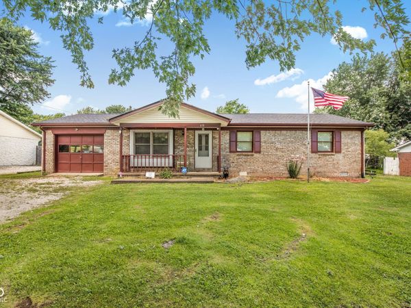 618 Meadows Drive, Mooresville, IN 46158