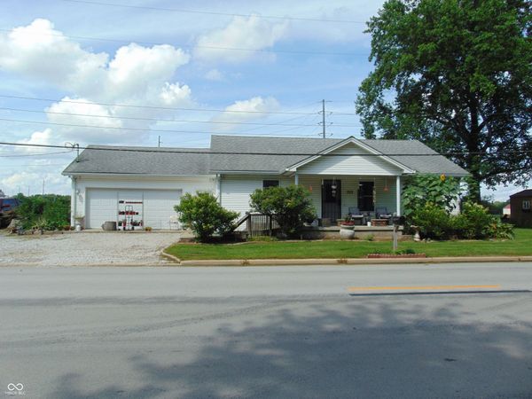 922 E Main Street , Jamestown, IN 46147