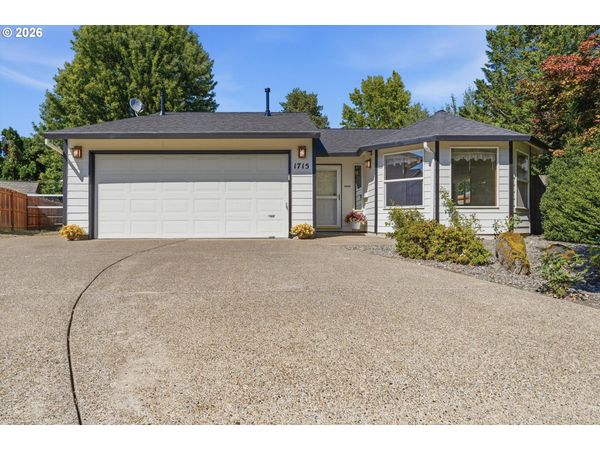 1715 SW SONGBIRD ST, McMinnville, OR 97128