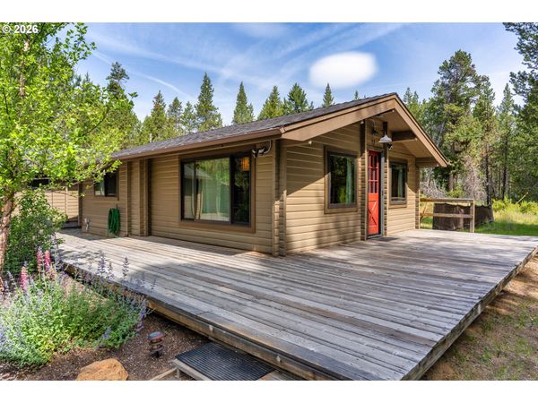 56711 LUNAR DR, Bend, OR 97707