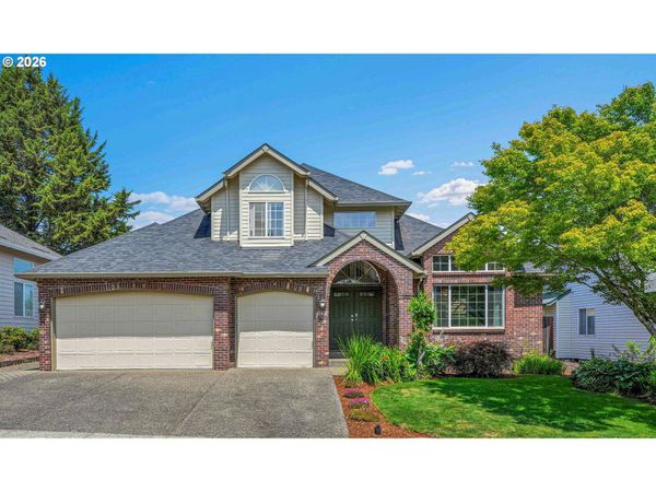 565 NE LENOX ST, Hillsboro, OR 97124
