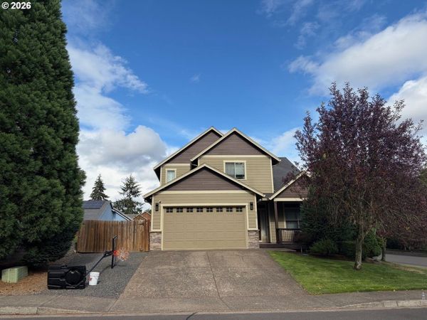 410 N 7TH ST, Carlton, OR 97111