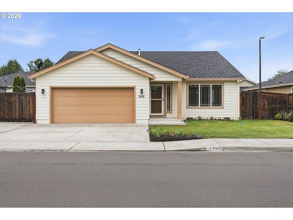 7410 DESERT VIEW DR, White City, OR 97503