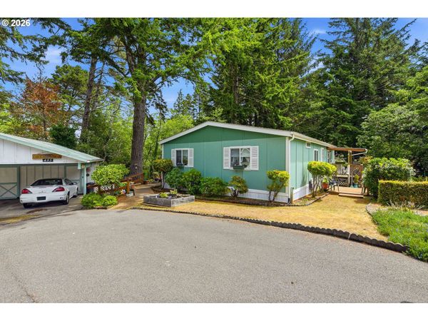 495 VILLAGE PINES WAY, Coos Bay, OR 97420