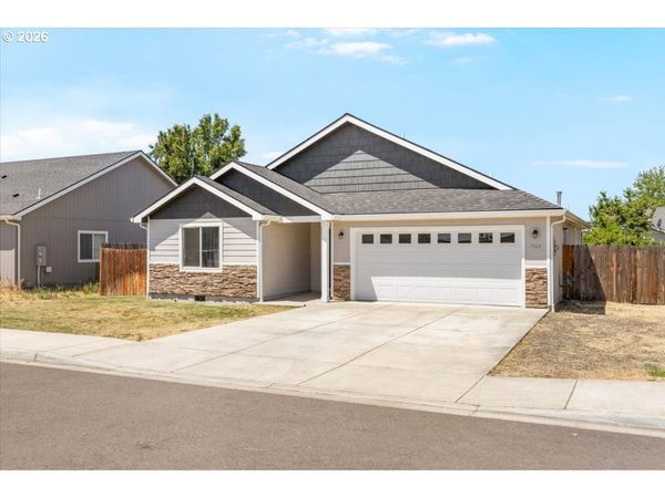 7843 CADENCE LN, White City, OR 97503