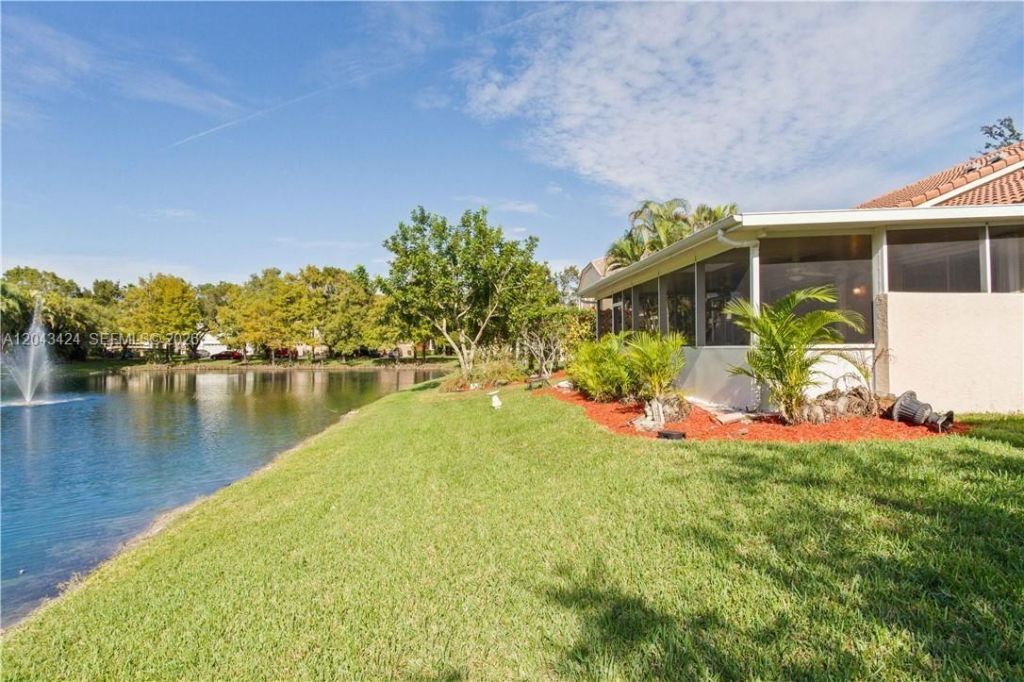 5569 NW 106th Dr, Coral Springs, FL 33076 Photo