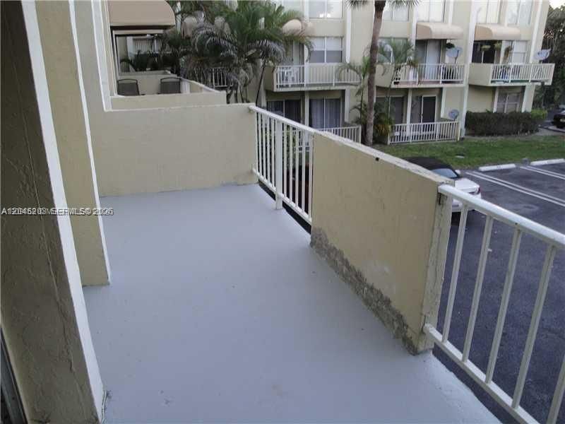 18111 NW 68th Ave, Unit I208, Hialeah, FL 33015 Photo