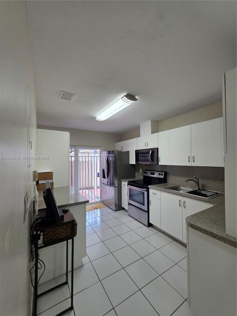 8905 NW 121 St, Hialeah, FL 33018 Photo