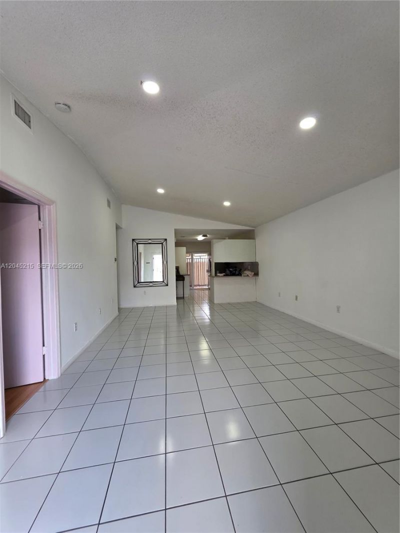 8905 NW 121 St, Hialeah, FL 33018 Photo