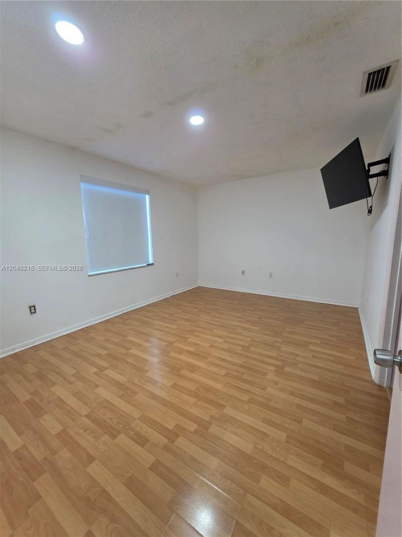 8905 NW 121 St, Hialeah, FL 33018 Photo