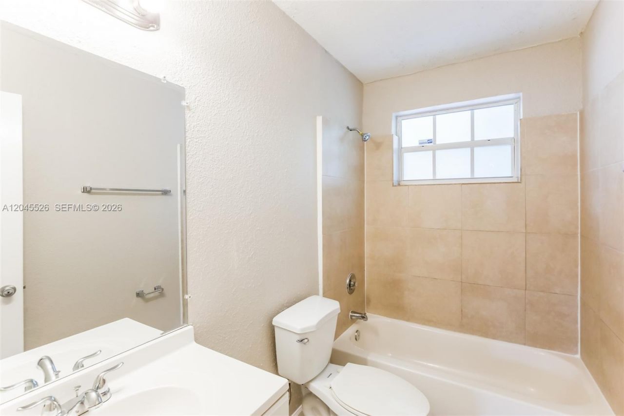 4115 NW 185th St, Miami Gardens, FL 33055 Photo