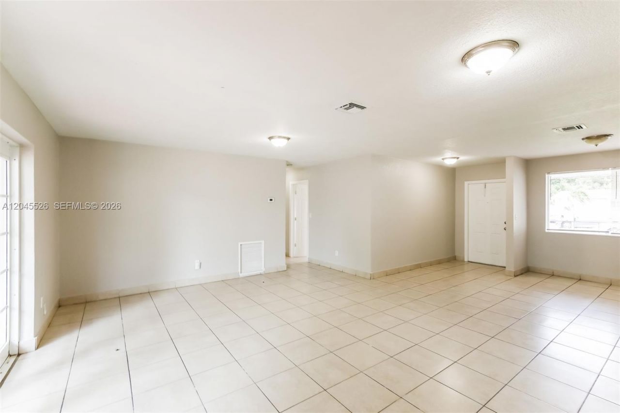 4115 NW 185th St, Miami Gardens, FL 33055 Photo