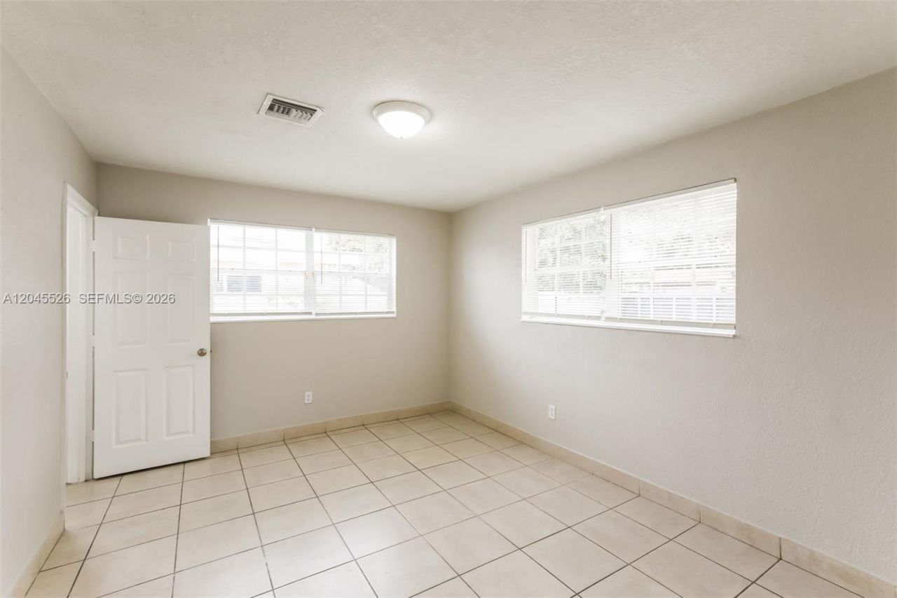 4115 NW 185th St, Miami Gardens, FL 33055 Photo