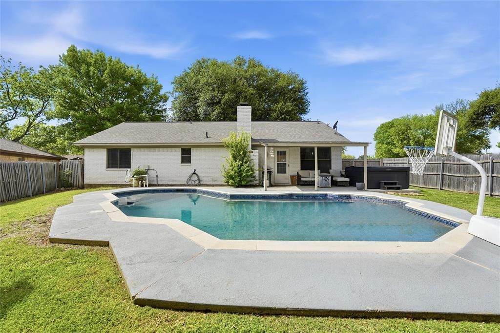 1701 Tobie Layne Street, Benbrook, TX 76126 Main Photo