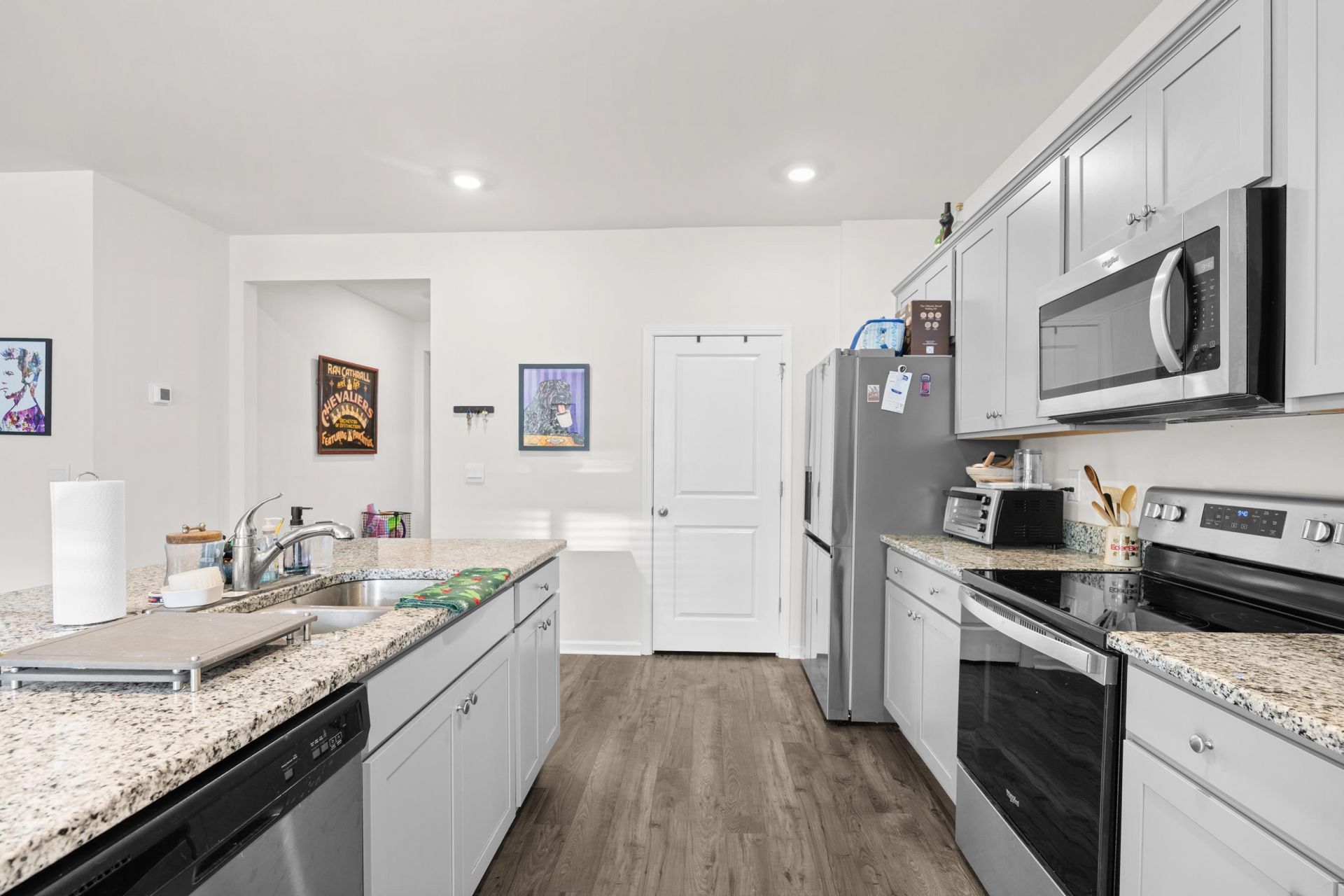 1216 Sennema Circle  Photo 5