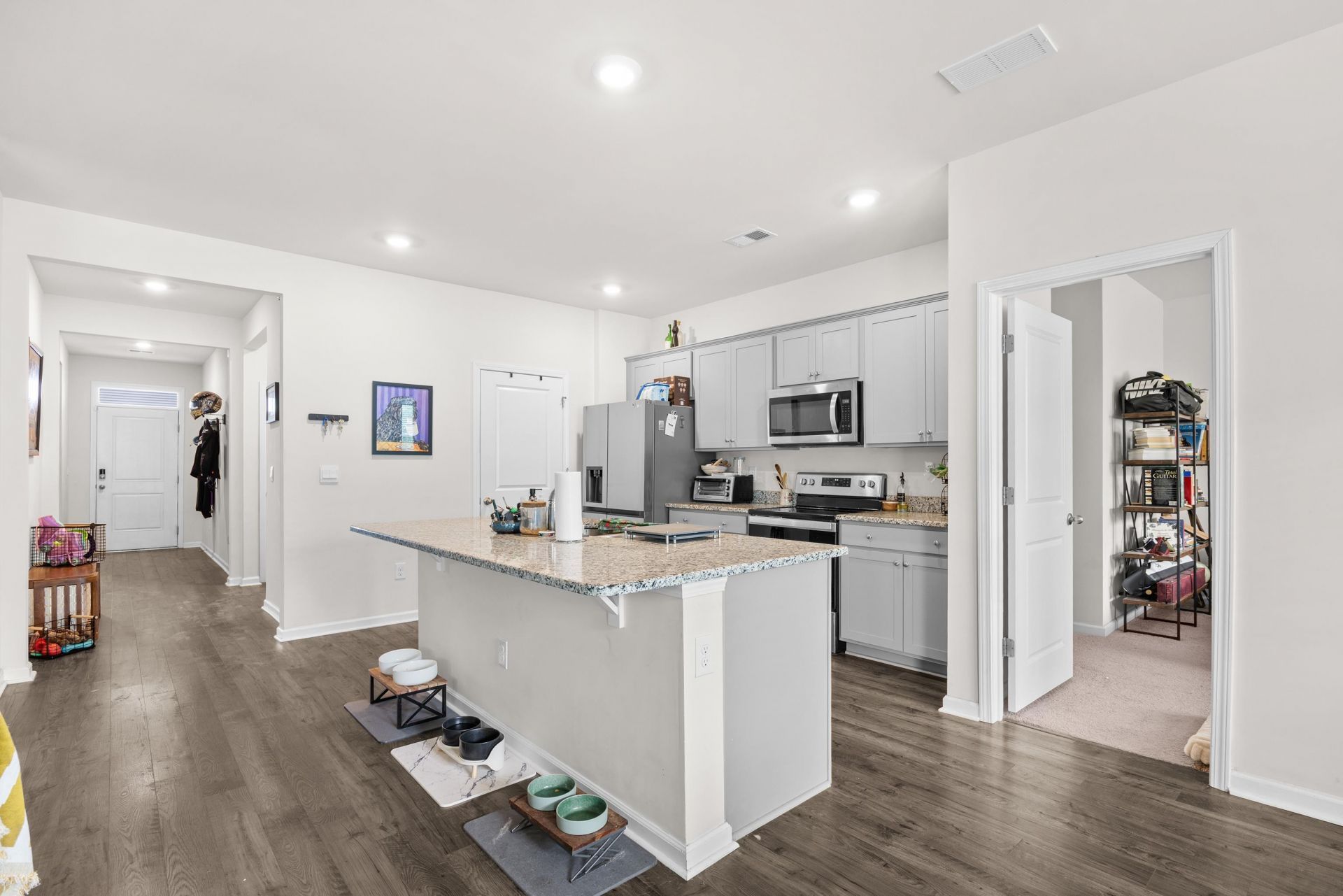 1216 Sennema Circle  Photo 7