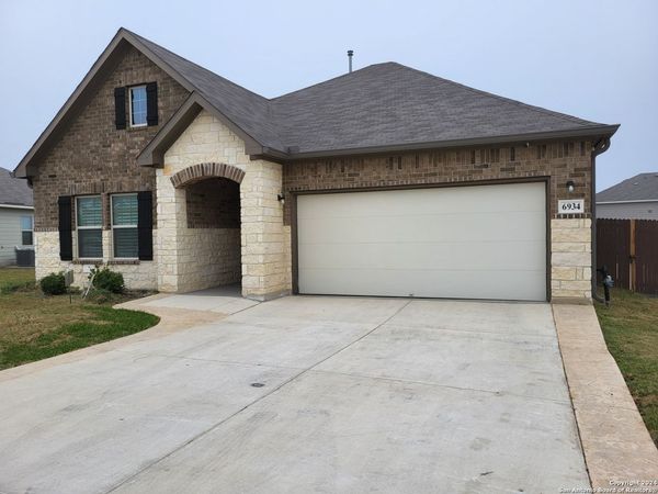 6934 Shiraz Way, Converse, TX 78109