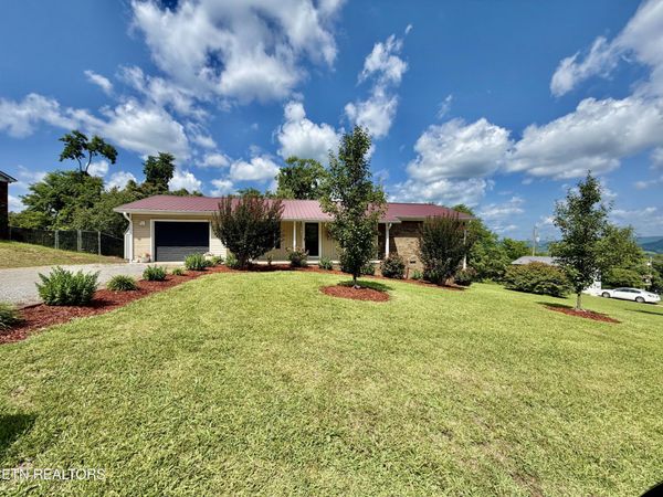 618 Essary Rd, Tazewell, TN 37879