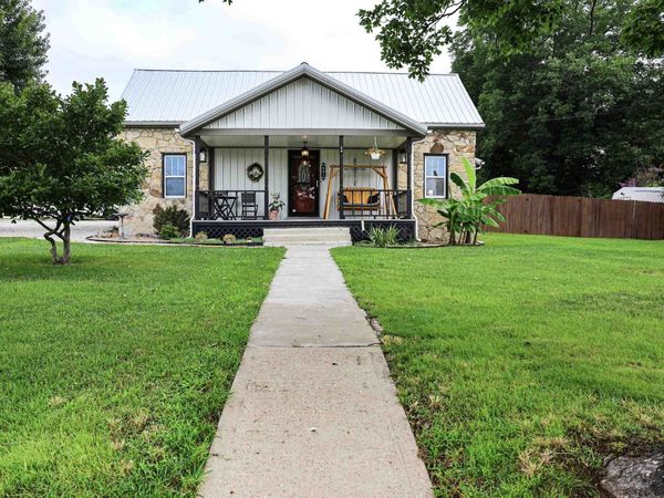 601 E 4th St, Mountain Home, AR 72653