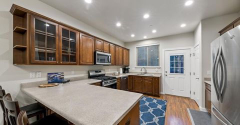 2046 Lukins Way, South Lake Tahoe, CA 96150 Photo