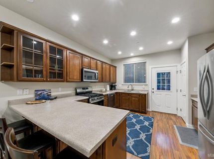 2046 Lukins Way, South Lake Tahoe, CA 96150 Photo