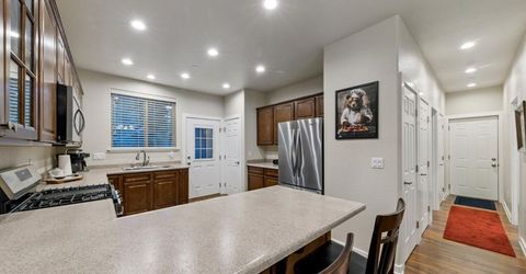 2046 Lukins Way, South Lake Tahoe, CA 96150 Photo