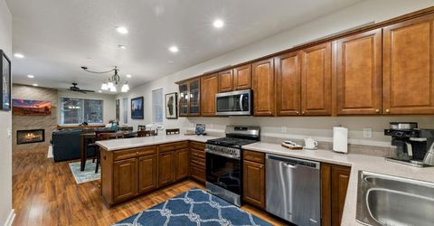 2046 Lukins Way, South Lake Tahoe, CA 96150 Photo
