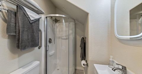 2046 Lukins Way, South Lake Tahoe, CA 96150 Photo