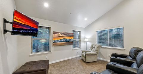 2046 Lukins Way, South Lake Tahoe, CA 96150 Photo