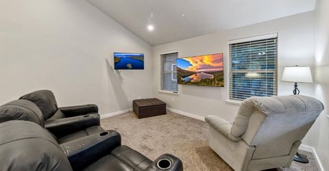 2046 Lukins Way, South Lake Tahoe, CA 96150 Photo