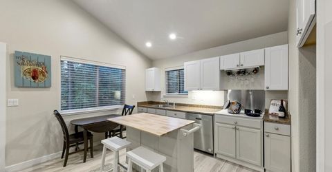 2046 Lukins Way, South Lake Tahoe, CA 96150 Photo