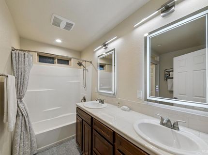 2046 Lukins Way, South Lake Tahoe, CA 96150 Photo