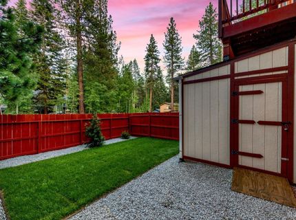 2046 Lukins Way, South Lake Tahoe, CA 96150 Photo