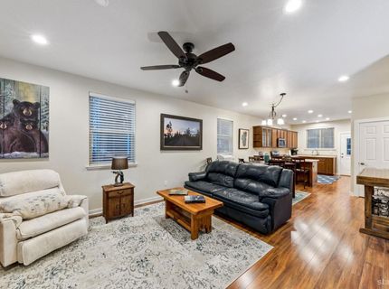 2046 Lukins Way, South Lake Tahoe, CA 96150 Photo