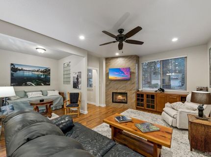 2046 Lukins Way, South Lake Tahoe, CA 96150 Photo