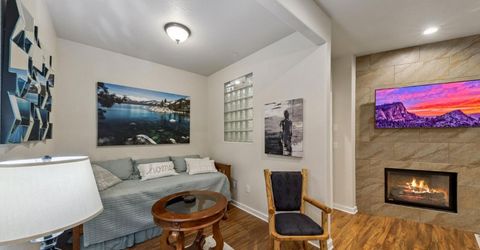 2046 Lukins Way, South Lake Tahoe, CA 96150 Photo
