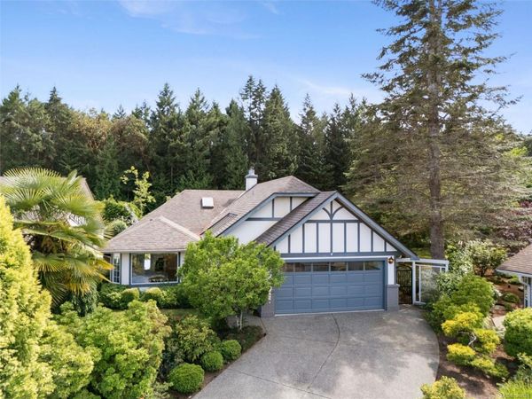 697 Pine Ridge Dr , Cobble Hill, BC V0R 1L1